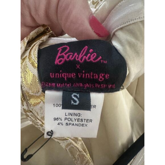 UNIQUE VINTAGE x BARBIE Gold Evening Splendor Metallic Brocade Wiggle Dress - S - Picture 4 of 6